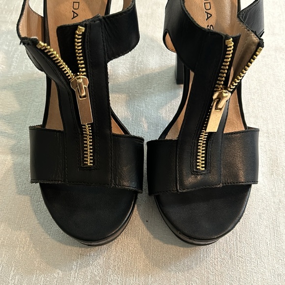Moda Spana Women’s Chunky Heeled Shoes w/ Golden Zipper Size 7.5 Like brand new - Picture 7 of 14